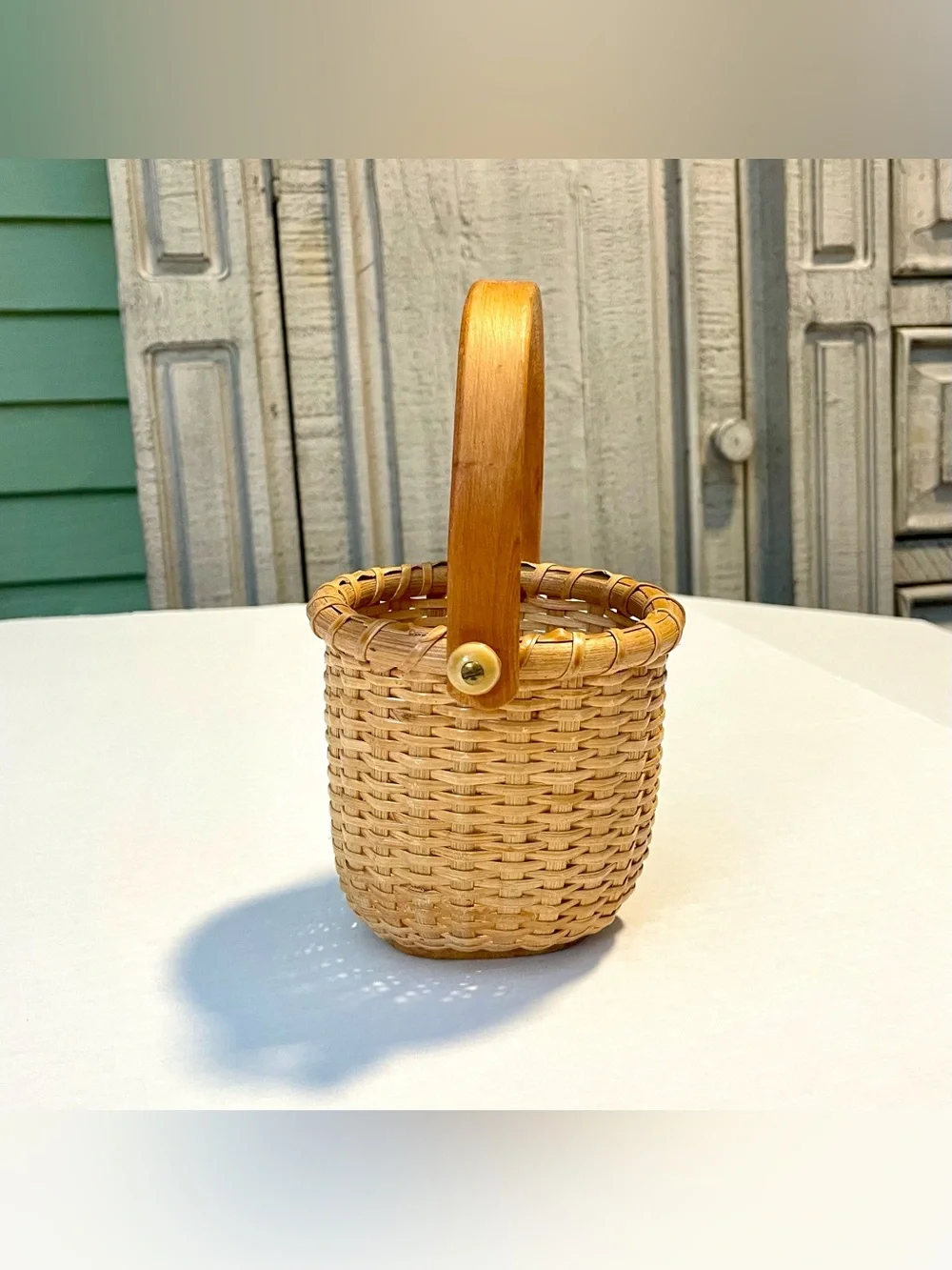 *EUC* NANTUCKET Hand Crafted Oval Basket w/“D” Shaped Handle - 8